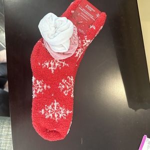 Summer & Rose Holiday Socks and Scrunchie Set NWT